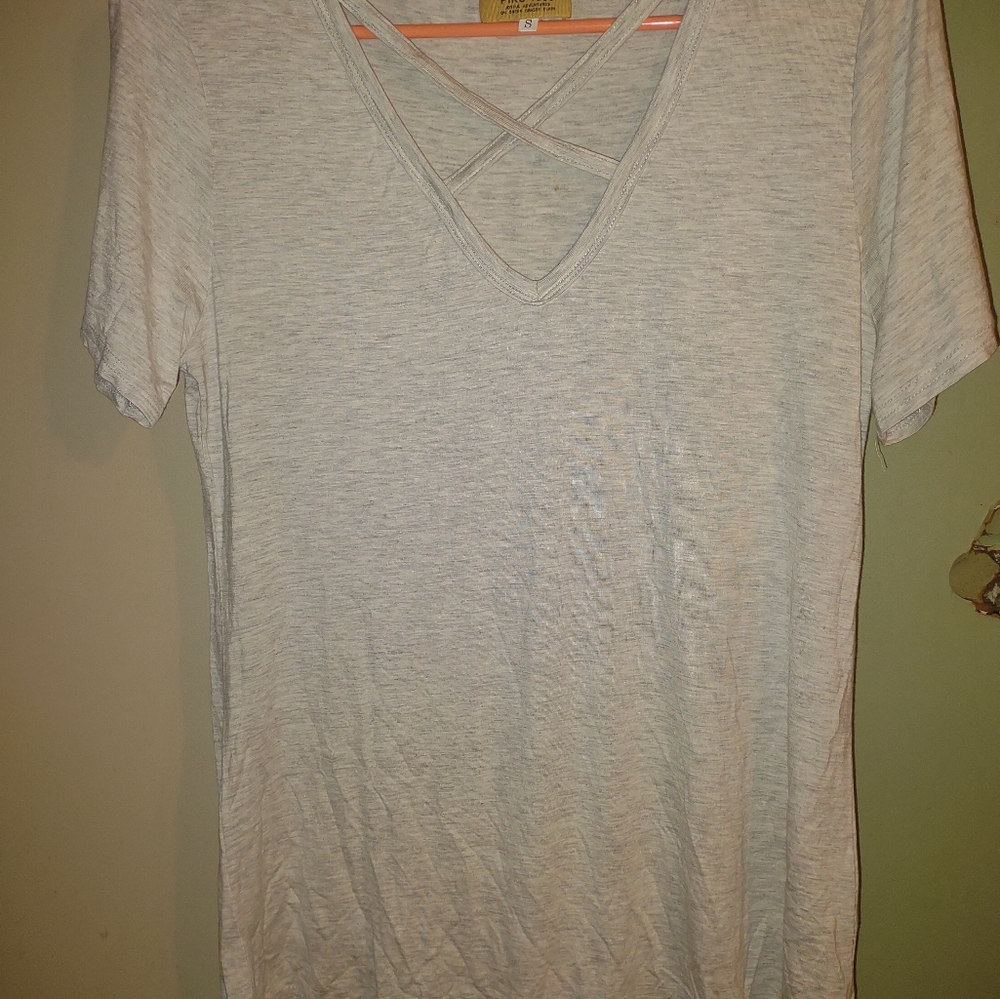 Woman's V Neck Grey Short Sleeve Top Size Small brand is Piko1988